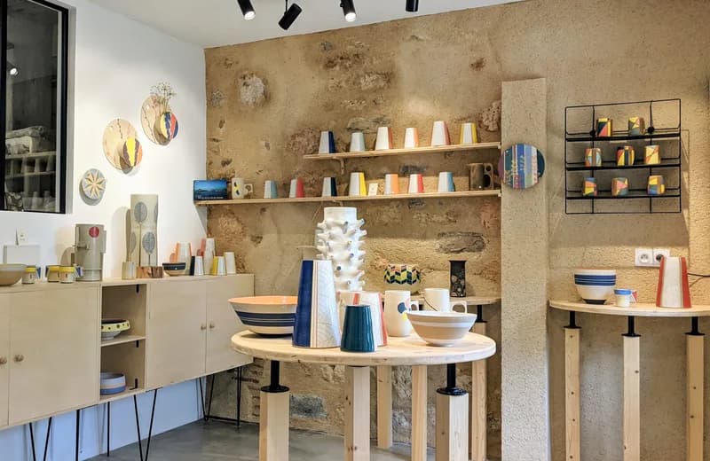 Atelier DE DROLES D'OISEAUX ATELIER DE CERAMIQUE à CORDES-SUR-CIEL